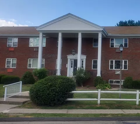 35 Regency Park Dr #35, Agawam, MA 01001