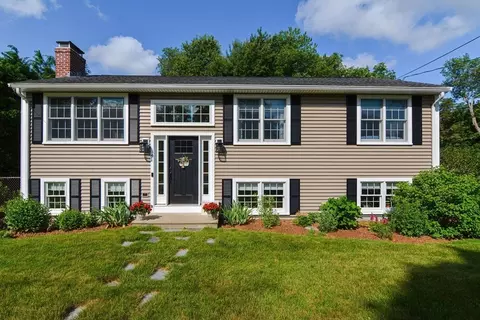 4 Gary Cir, Westborough, MA 01581