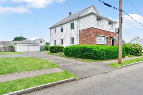 52 Moore St, Chicopee, MA 01013 photo 2