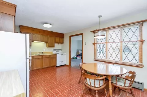 52 Moore St, Chicopee, MA 01013 photo 23