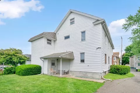 52 Moore St, Chicopee, MA 01013 photo 4