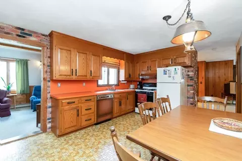 52 Moore St, Chicopee, MA 01013 photo 8