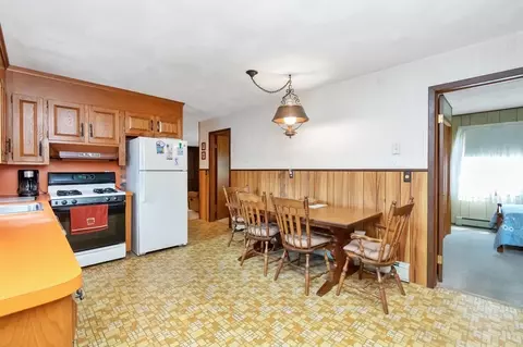 52 Moore St, Chicopee, MA 01013 photo 10