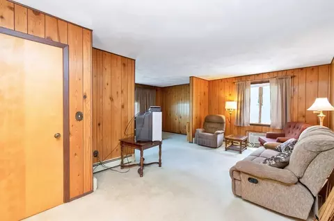 52 Moore St, Chicopee, MA 01013 photo 7