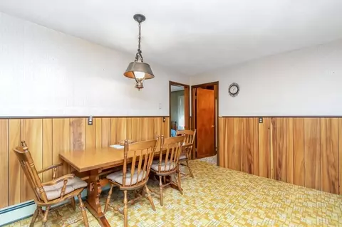 52 Moore St, Chicopee, MA 01013 photo 11