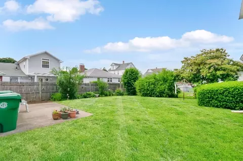 52 Moore St, Chicopee, MA 01013 photo 5