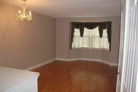 34 Sumner Ave #403, Springfield, MA 01108 photo 2