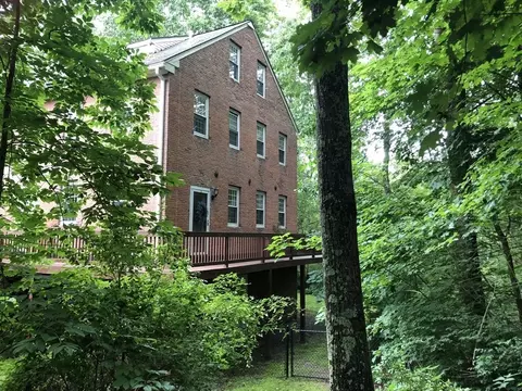 89 E Hartford Ave #4J, Uxbridge, MA 01569