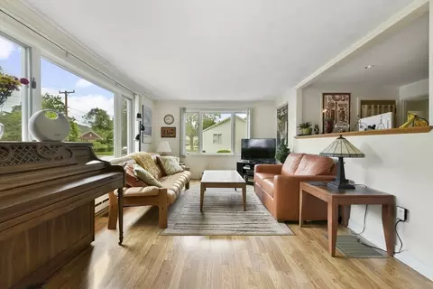 12 Ellen Rd, Stoneham, MA 02180 photo 3