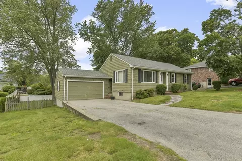12 Ellen Rd, Stoneham, MA 02180 photo 2