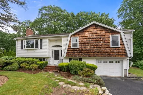 4 Pierce St, Walpole, MA 02081