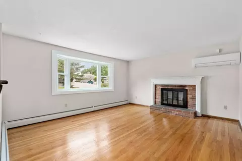 4 Pierce St, Walpole, MA 02081 photo 4
