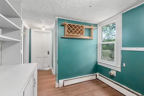 32 Undine Cir, Springfield, MA 01109 photo 9