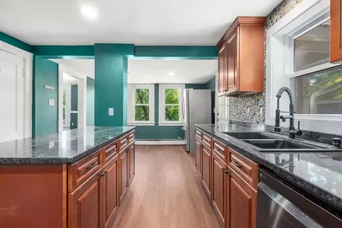 32 Undine Cir, Springfield, MA 01109 photo 8