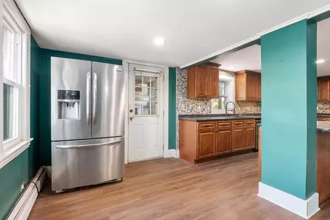 32 Undine Cir, Springfield, MA 01109 photo 6