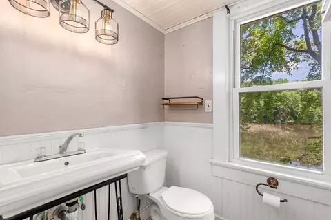 32 Undine Cir, Springfield, MA 01109 photo 12