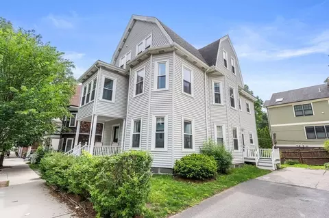 390 Huron Ave, Cambridge, MA 02138