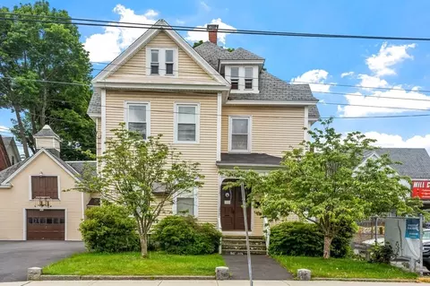 486 Westford St, Lowell, MA 01851