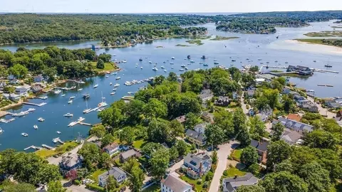 33 Leonard St, Gloucester, MA 01930 photo 4