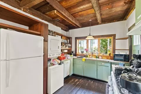 33 Leonard St, Gloucester, MA 01930 photo 8