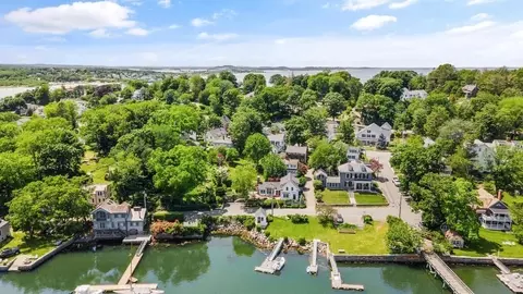 33 Leonard St, Gloucester, MA 01930 photo 3