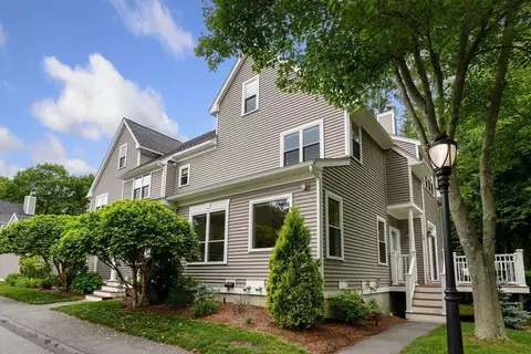 13 Maple Ridge Dr #13, Burlington, MA 01803
