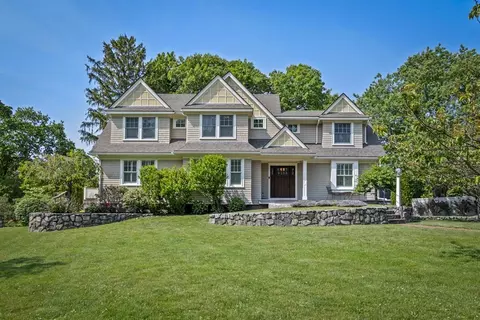 16 Cliff Rd, Swampscott, MA 01907