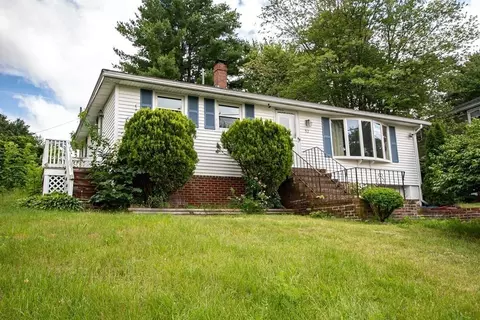 92 Chase Ave, Lowell, MA 01854