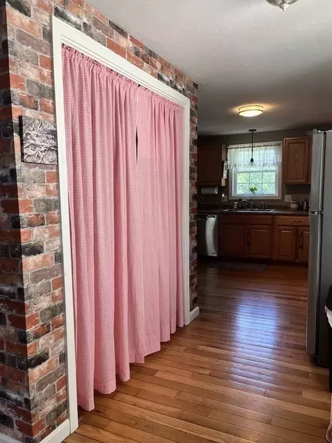 48 Heath St, Worcester, MA 01610 photo 12