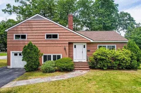 6 Bowl Rd, Chelmsford, MA 01824