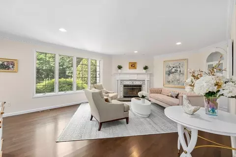 381 South St, Needham, MA 02492 photo 4