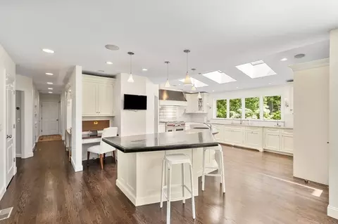 381 South St, Needham, MA 02492 photo 7