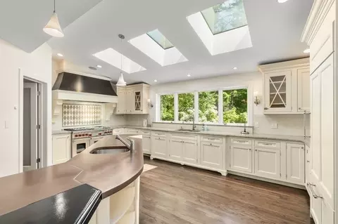 381 South St, Needham, MA 02492 photo 8