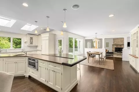 381 South St, Needham, MA 02492 photo 6
