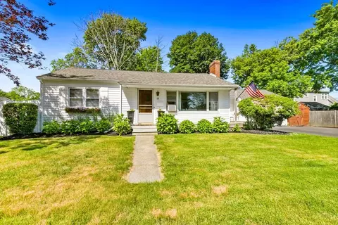 19 Butternut Ln, Rockland, MA 02370