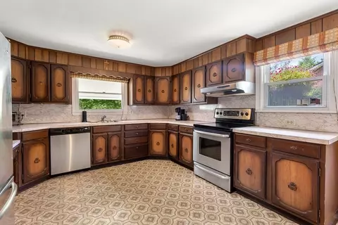 1363 Plumtree Rd, Springfield, MA 01119 photo 12