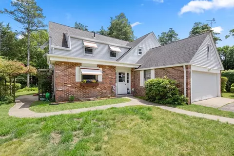 1363 Plumtree Rd, Springfield, MA 01119 photo 2