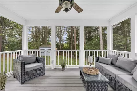 20 Hitching Post Dr, Walpole, MA 02081 photo 12