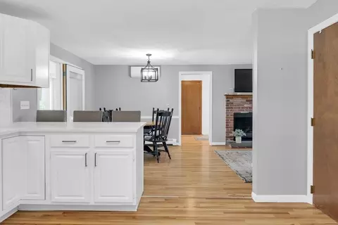 20 Hitching Post Dr, Walpole, MA 02081 photo 6