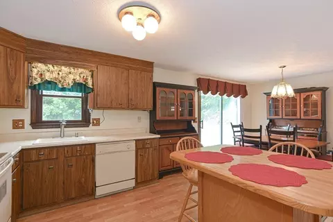 66 E Division St, Braintree, MA 02184 photo 6