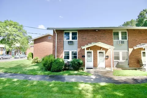 81 Manor Ct #81, Springfield, MA 01118