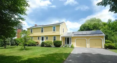 101 Kenney Ln, Concord, MA 01742