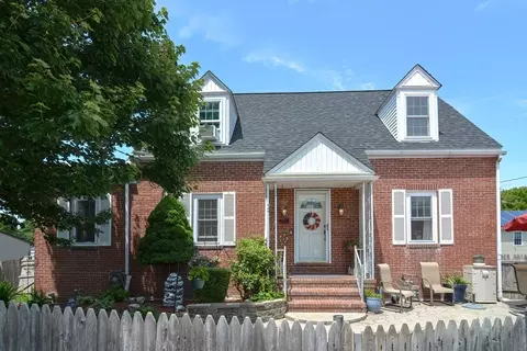 231233 Ocean Grove Ave, Swansea, MA 02777