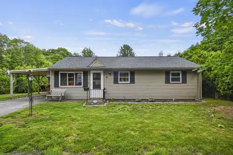 3 Candice St, Clinton, MA 01510