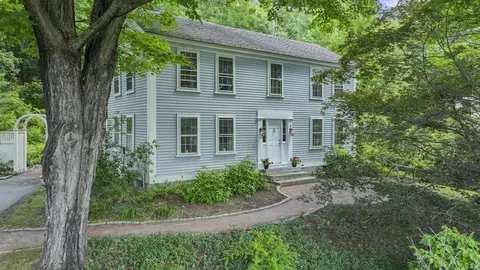698 Main St, Acton, MA 01720