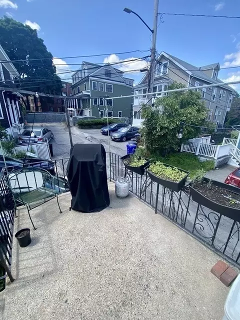 12 Baldwin Pl, Boston, MA 02135 photo 10