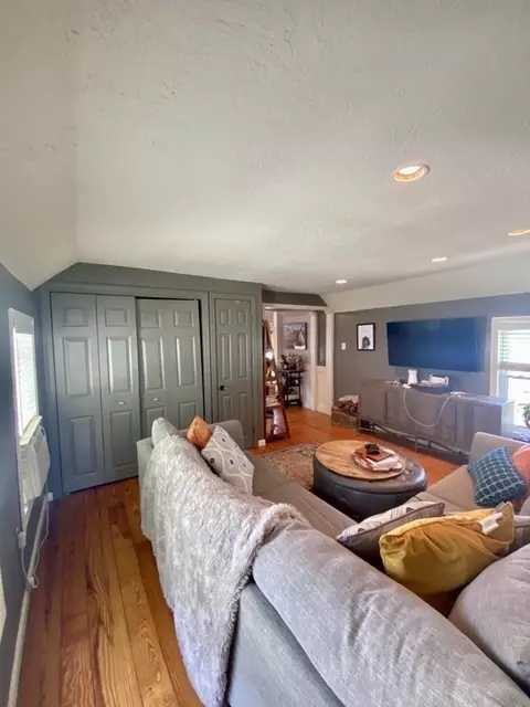 12 Baldwin Pl, Boston, MA 02135 photo 3