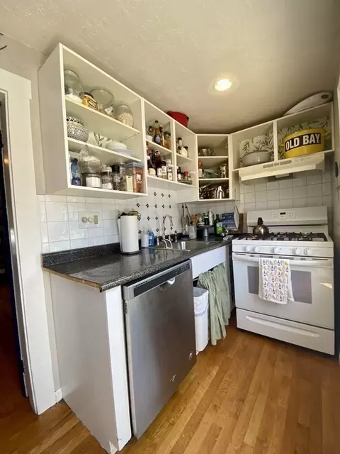 12 Baldwin Pl, Boston, MA 02135 photo 7