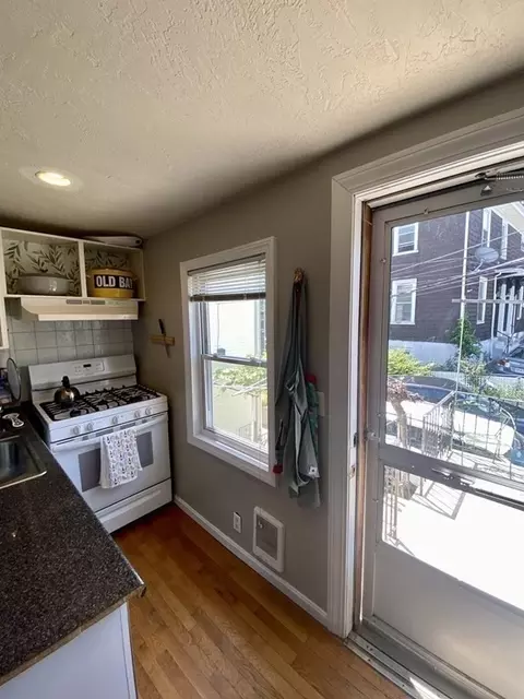 12 Baldwin Pl, Boston, MA 02135 photo 9