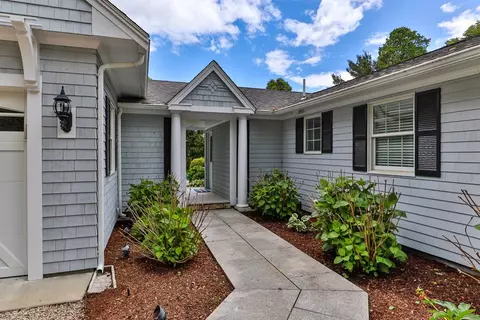 16 Long Pond Cir, Barnstable, MA 02632 photo 5
